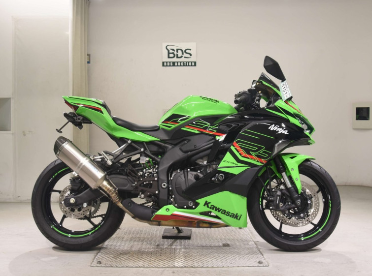 Мотоцикл Kawasaki ZX-4RR с пробегом 3639 km