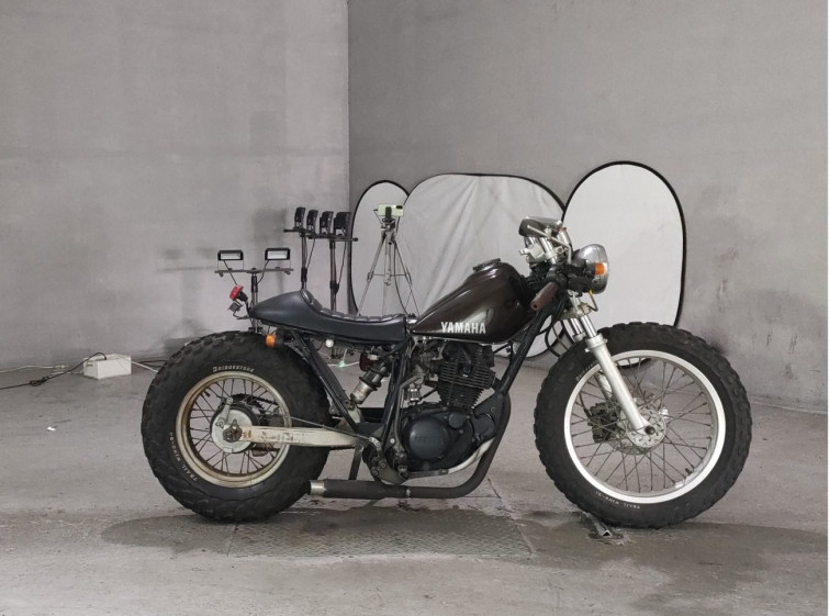 Мотоцикл Yamaha TW200 с пробегом 727 km