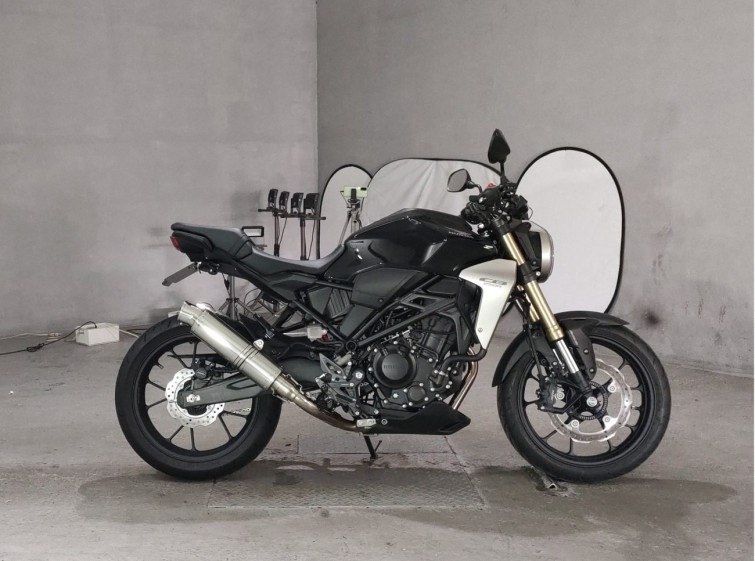 Мотоцикл Honda CB250R з пробігом 899 km
