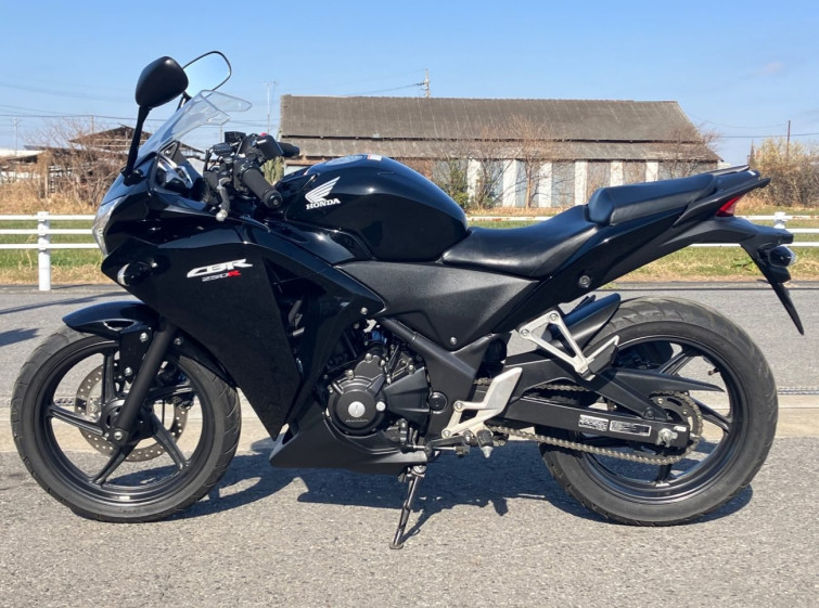 Мотоцикл Honda CBR250R з пробігом 14744 km
