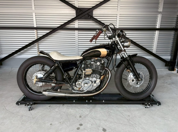 Мотоцикл Yamaha SR400 з пробігом 10338 km