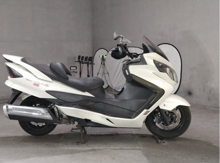 Мотоцикл Suzuki SKYWAVE 400S