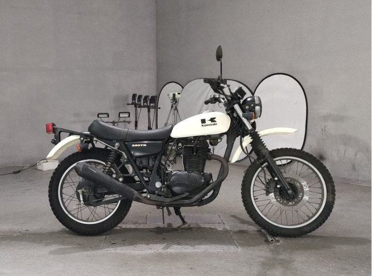 Мотоцикл Kawasaki 250TR з пробігом 5364 km