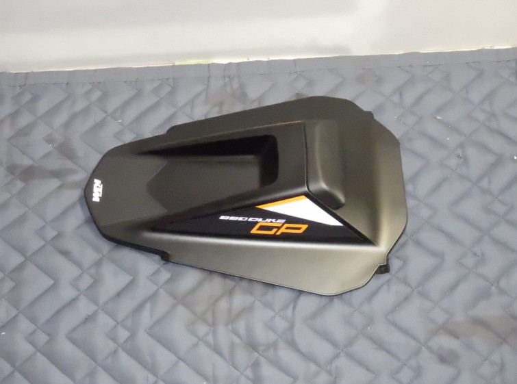 Мотоцикл KTM 890 DUKE GP з пробігом 1 km