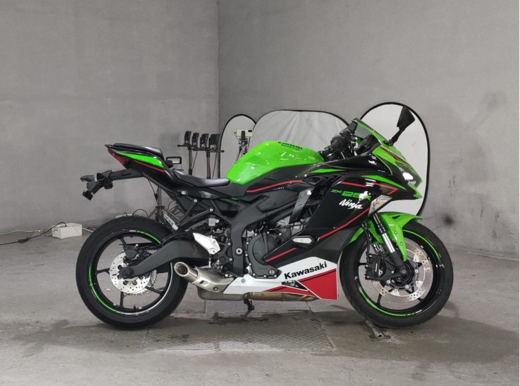 Мотоцикл Kawasaki NINJA ZX-25R KRT с пробегом 1632 km