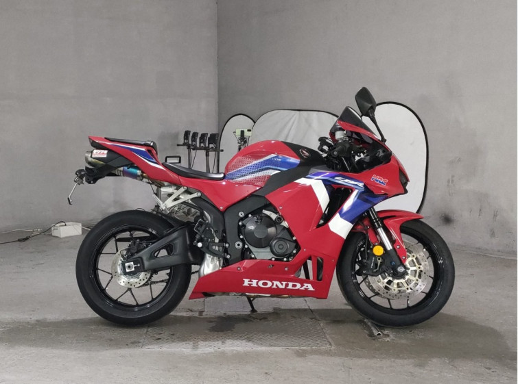 Мотоцикл Honda CBR600RR з пробігом 18162 km