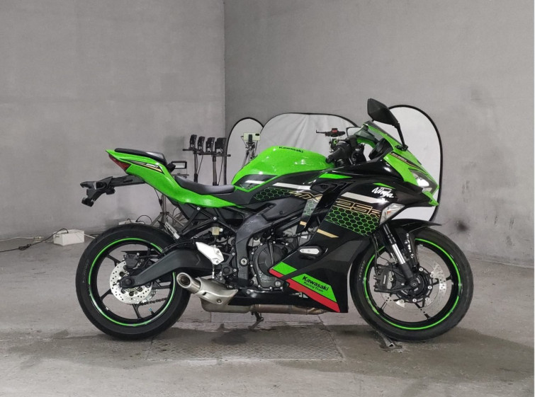 Мотоцикл Kawasaki NINJA ZX-25R KRT с пробегом 7185 km