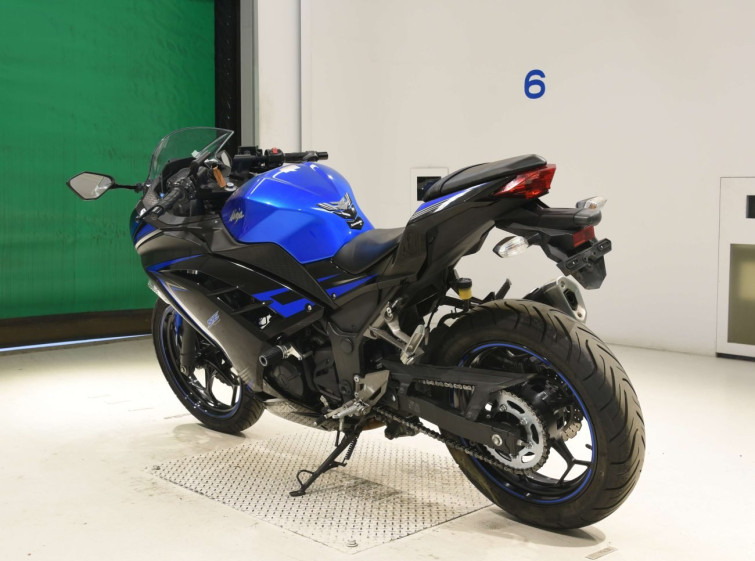 Мотоцикл Kawasaki NINJA250 з пробігом 33322 km