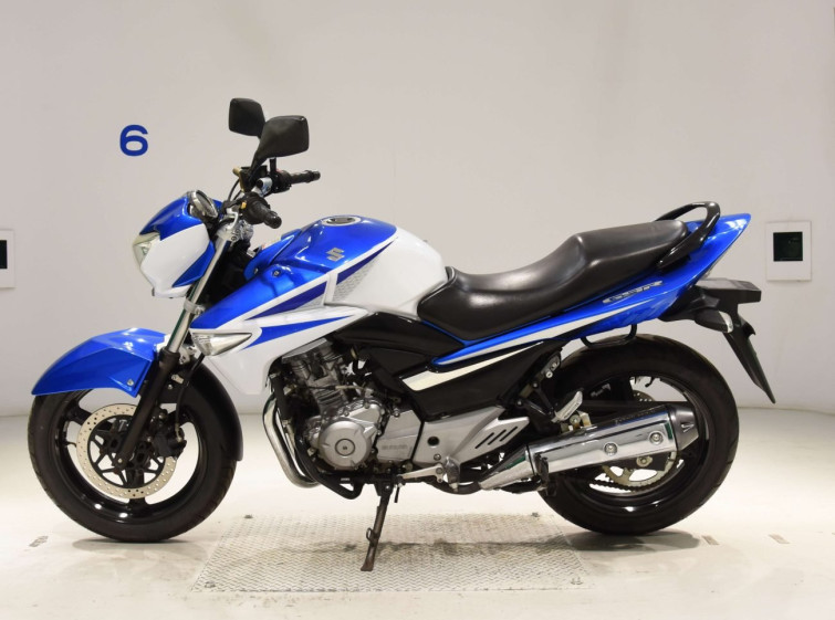 Мотоцикл Suzuki GSR250 з пробігом 12438 km