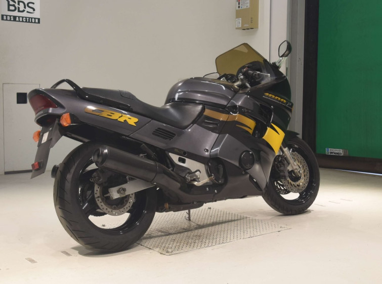 Мотоцикл Honda CBR1000F з пробігом 42975 km