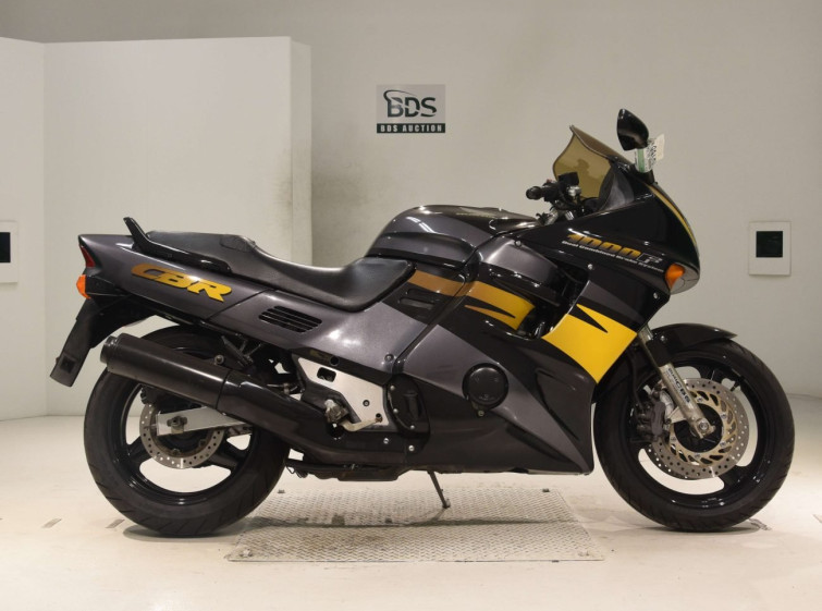 Мотоцикл Honda CBR1000F з пробігом 42975 km