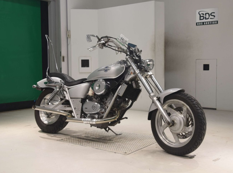 Мотоцикл Honda MAGNA250 з пробігом 18949 km