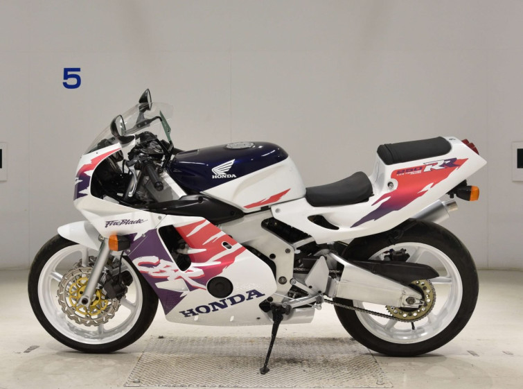 Мотоцикл Honda CBR250RR з пробігом 20118 km