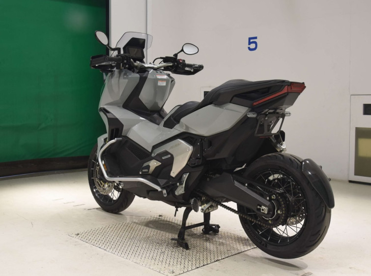 Мотоцикл Honda X-ADV750-2 з пробігом 13768 km