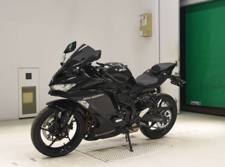 Мотоцикл Kawasaki NINJA ZX-25R з пробігом 5475 km