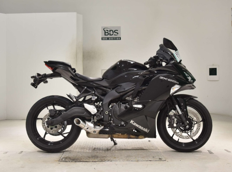 Мотоцикл Kawasaki NINJA ZX-25R з пробігом 5475 km