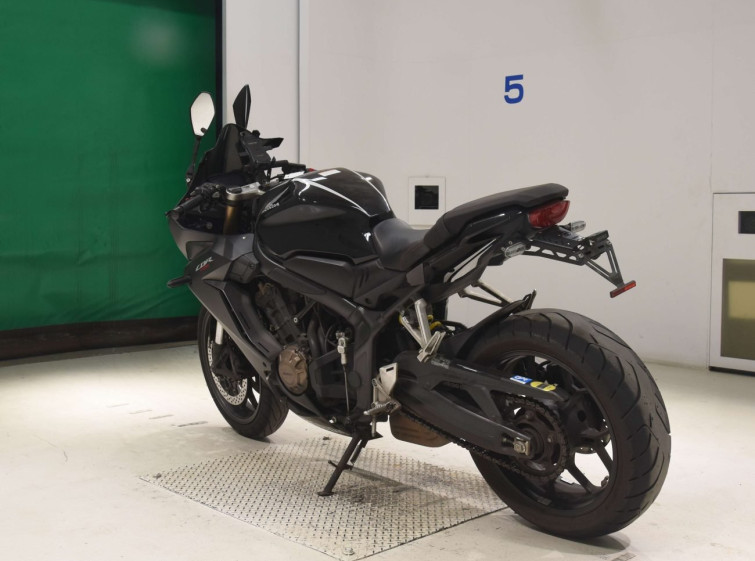 Мотоцикл Honda CBR650R с пробегом 57299 km