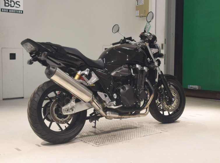 Мотоцикл Honda CB1300SF з пробігом 904 km