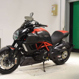Мотоцикл Ducati DIAVEL CARBON з пробігом 22152 km