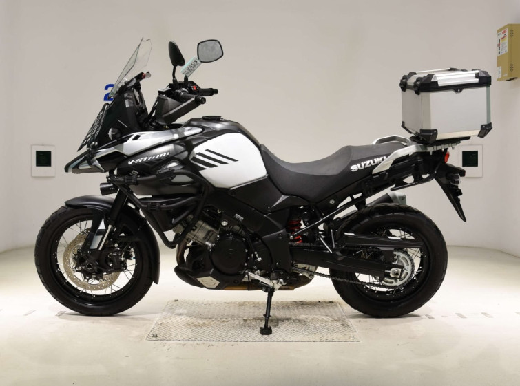 Мотоцикл Suzuki V-STROM DL1000 з пробігом 21198 km