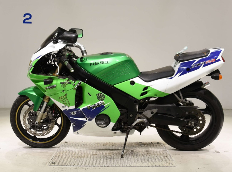 Мотоцикл Kawasaki ZXR250 з пробігом 47821 km