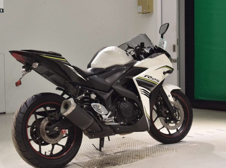 Мотоцикл Yamaha YZF-R25 з пробігом 32071 km