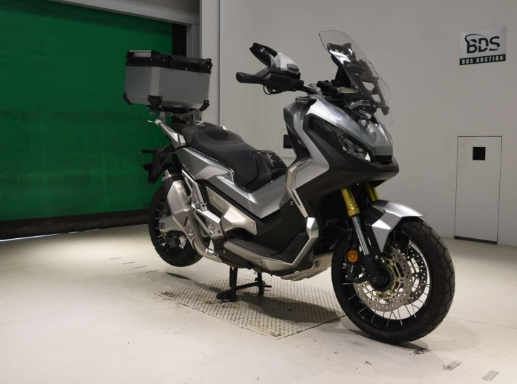 Мотоцикл Honda X-ADV750 з пробігом 13757 km