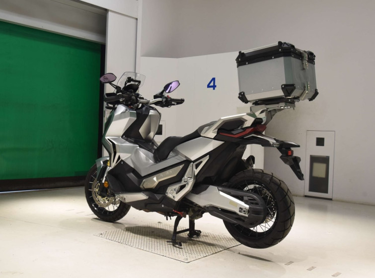 Мотоцикл Honda X-ADV750 з пробігом 13757 km