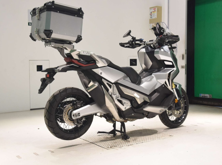 Мотоцикл Honda X-ADV750 з пробігом 13757 km