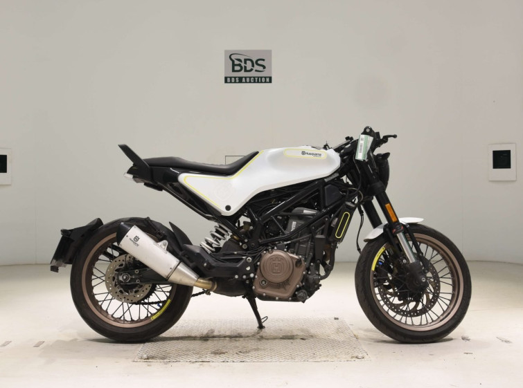 Мотоцикл Husqvarna VITPILEN 401 з пробігом 12202 km