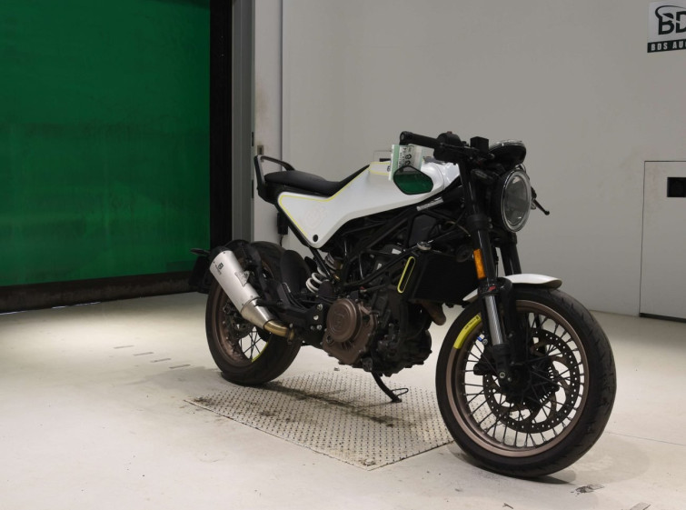 Мотоцикл Husqvarna VITPILEN 401 з пробігом 12202 km