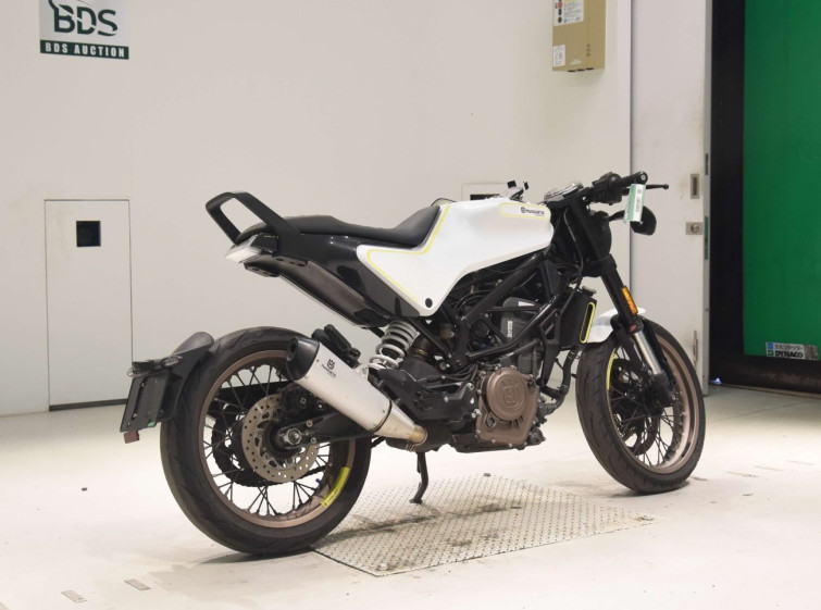 Мотоцикл Husqvarna VITPILEN 401 з пробігом 12202 km