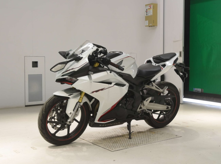 Мотоцикл Honda CBR250RR з пробігом 12938 km