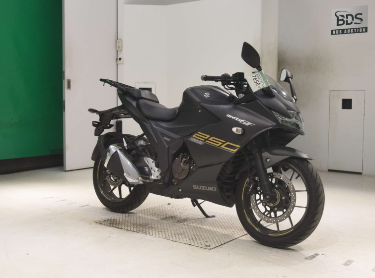 Мотоцикл Suzuki GIXXER250SF з пробігом 1935 km