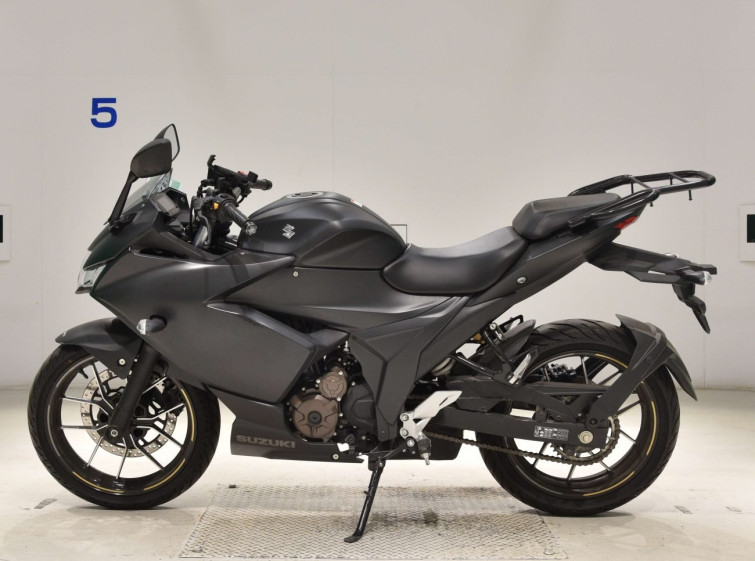 Мотоцикл Suzuki GIXXER250SF з пробігом 1935 km