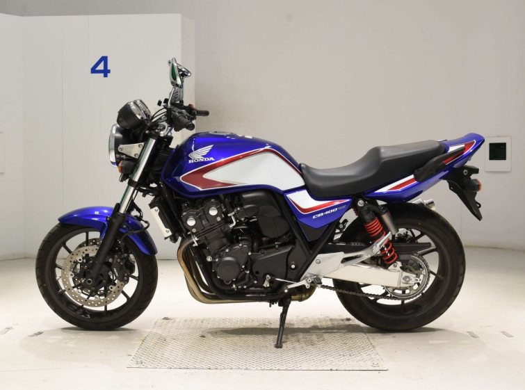Мотоцикл Honda CB400SFV з пробігом 684 km