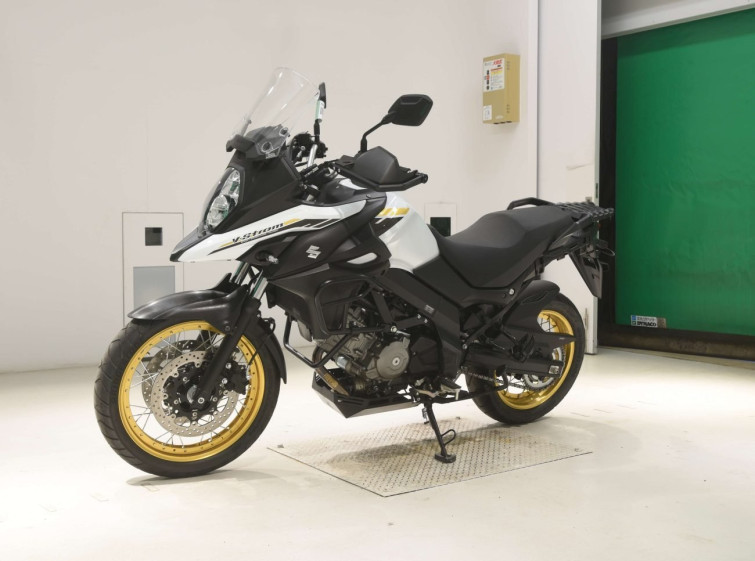 Мотоцикл Suzuki V-STROM DL650XTA з пробігом 9873 km