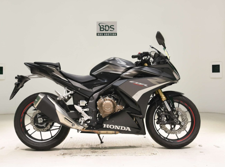 Мотоцикл Honda CBR400R з пробігом 3686 km