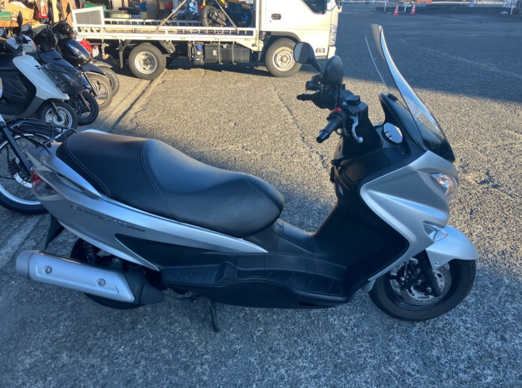 Мотоцикл Suzuki BURGMAN200 з пробігом 23235 km