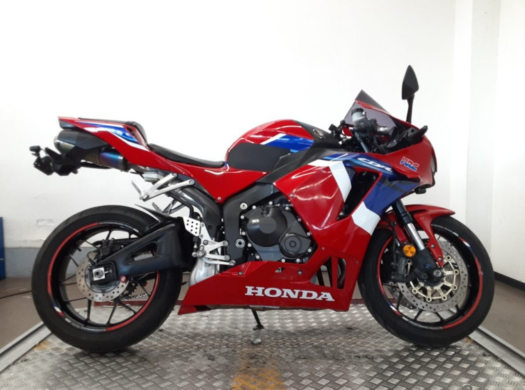 Мотоцикл Honda CBR600RRA с пробегом 15816 km