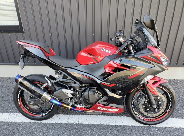 Мотоцикл Kawasaki NINJA400 з пробігом 18616 km