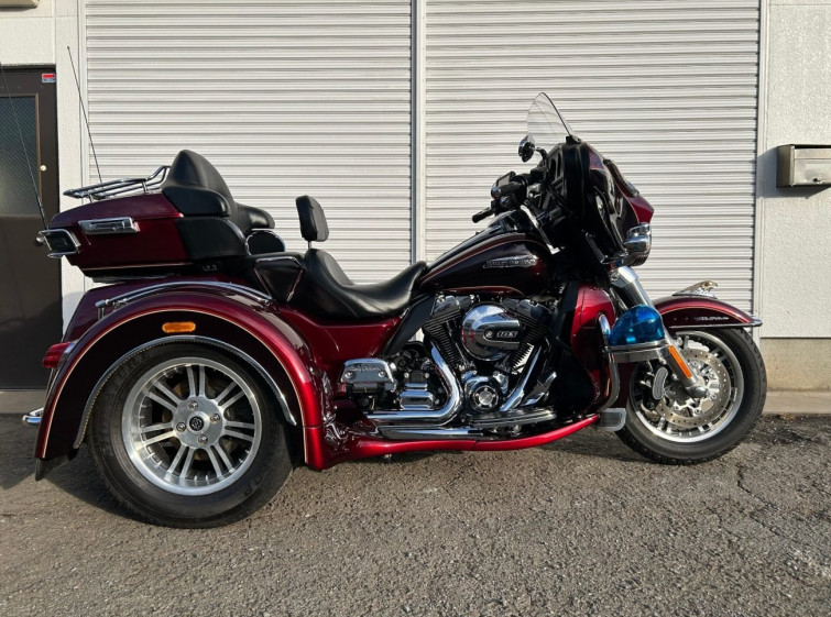 Мотоцикл HD ELECTRA GLIDE FLHTCU1690 TRIKE з пробігом 3413 km