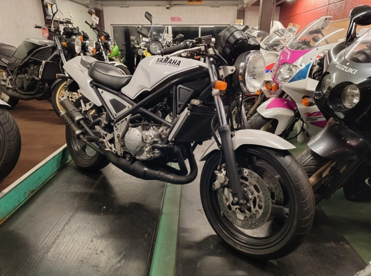 Мотоцикл Yamaha R1-Z с пробегом 11846 km