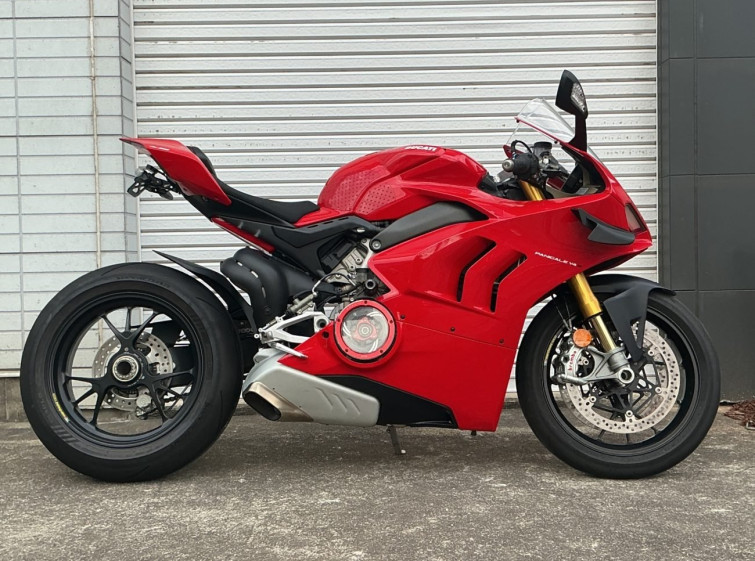 Мотоцикл Ducati PANIGALE V4S з пробігом 5145 km