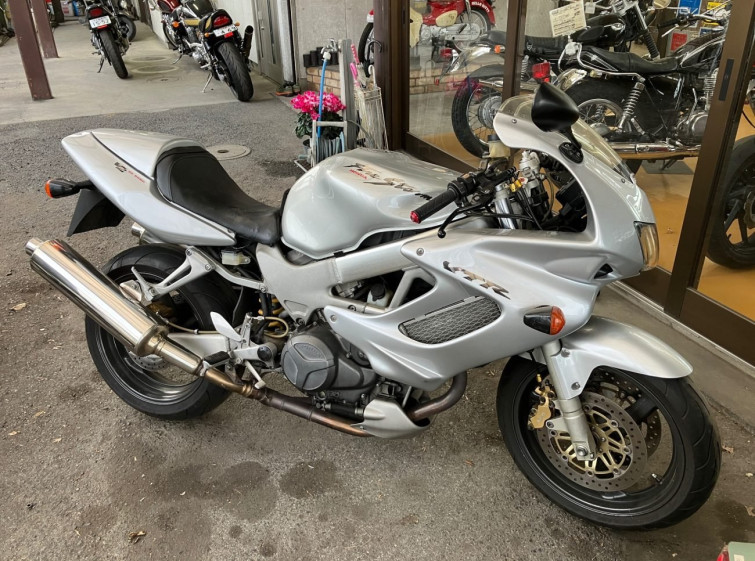 Мотоцикл Honda VTR1000F с пробегом 48952 km