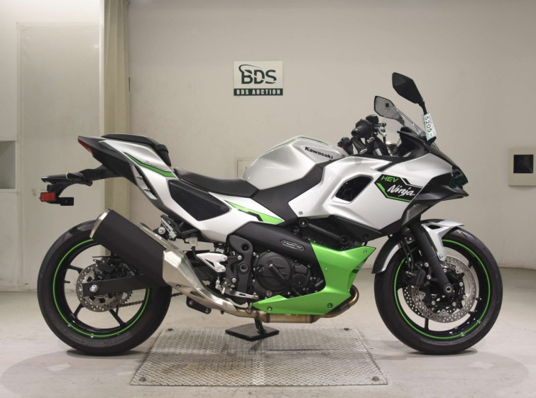 Мотоцикл Kawasaki Z7ﾊEVEﾘｯﾄﾞ с пробегом 181 km