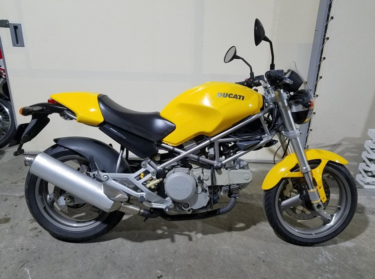 Мотоцикл Ducati MONSTER 400 з пробігом 9767 km