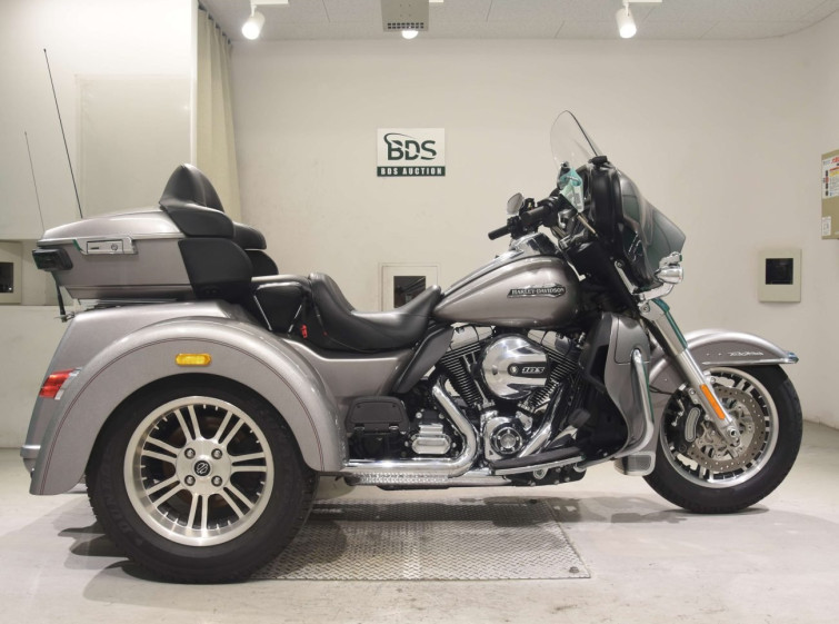 Мотоцикл HD ELECTRA GLIDE FLHTCU1690 TRIKE з пробігом 2779 km