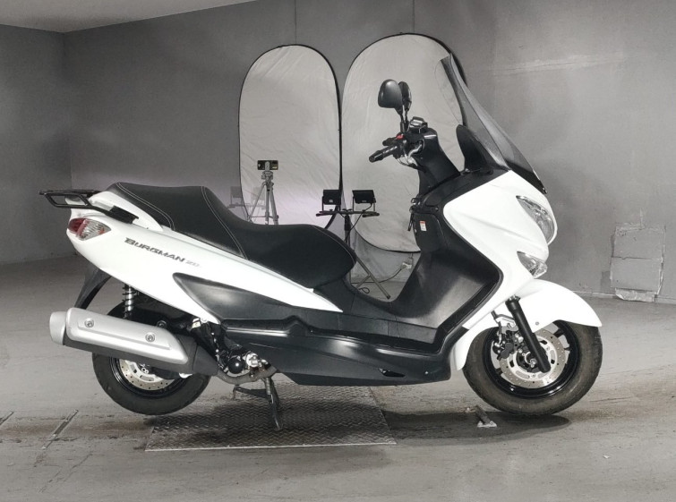 Мотоцикл Suzuki BURGMAN200 з пробігом 12046 km