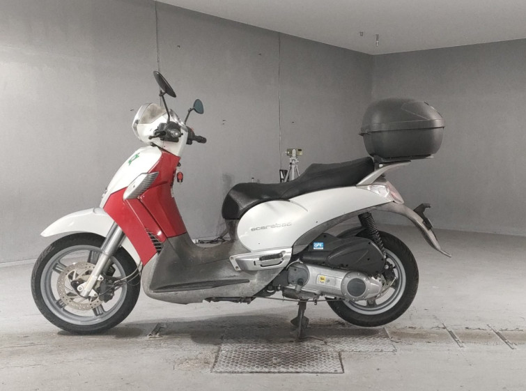 Мотоцикл Aprilia SCARABEO250